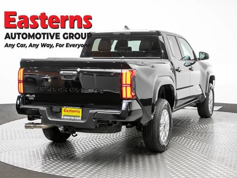 Used 2026 Toyota Tacoma SR5 AWD/4WD image 5