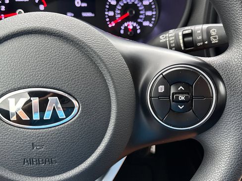 Used 2021 Kia Soul LX FWD image 18