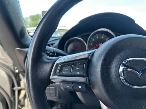 Used 2019 MAZDA MX-5 Miata Club RWD image 29