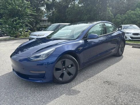 Used 2023 Tesla Model 3 Standard Range RWD image 3