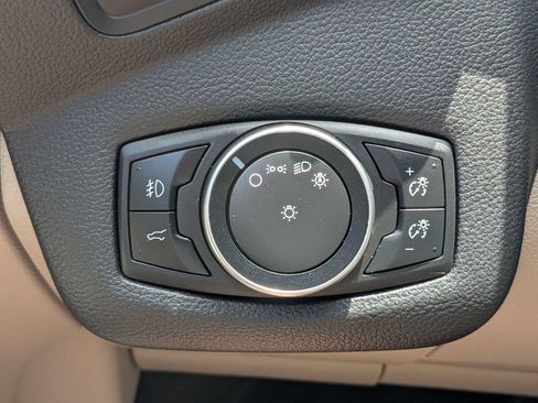 Used 2017 Ford Escape SE w/ Equipment Group 201A FWD image 26