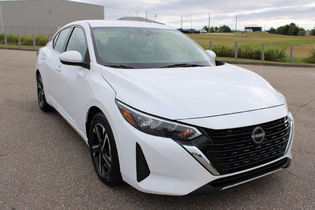 Used 2025 Nissan Sentra SV FWD image 4
