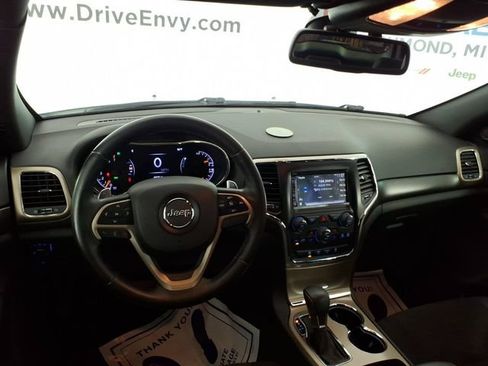 Used 2016 Jeep Grand Cherokee Laredo AWD/4WD image 10