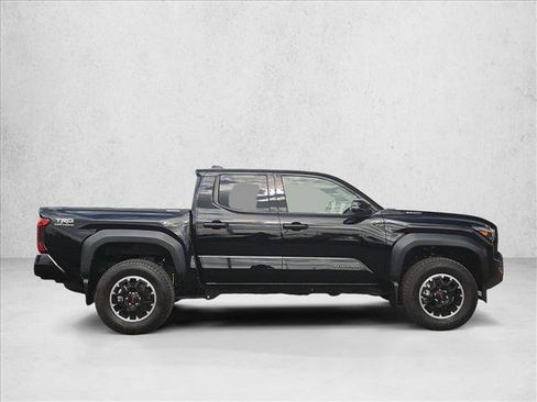 Certified 2025 Toyota Tacoma TRD Off-Road w/ TRD Off Road Upgrade Package AWD/4WD image 4
