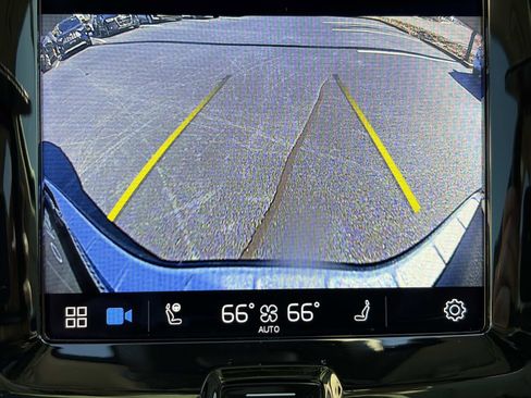 Certified 2023 Volvo XC60 B5 Plus w/ Climate Package image 27