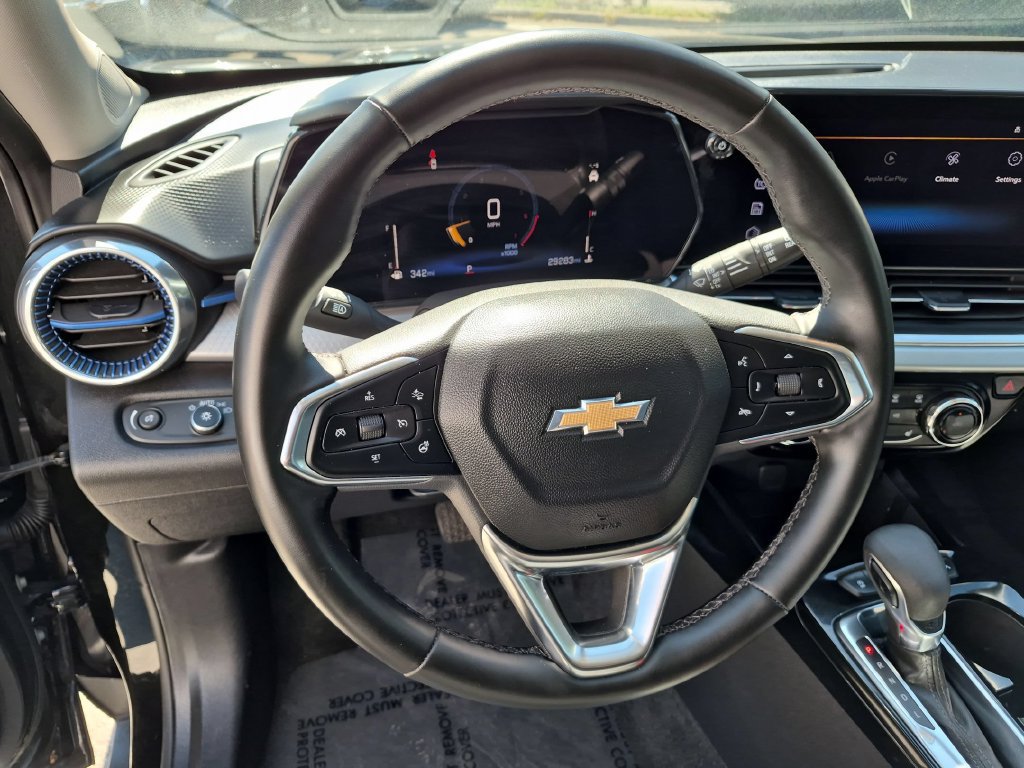 Used 2025 Chevrolet Trax LT w/ LT Convenience Package FWD image 15