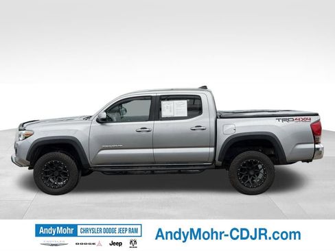 Used 2017 Toyota Tacoma TRD Off-Road w/ Tow Package (A/T) AWD/4WD image 4