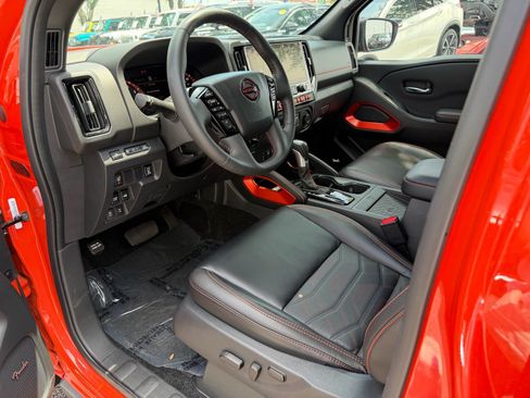 Certified 2025 Nissan Frontier PRO-4X w/ Pro Premium Package AWD/4WD image 11