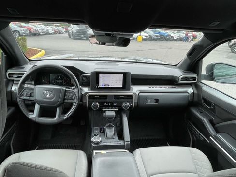 Used 2024 Toyota Tacoma SR5 AWD/4WD image 15