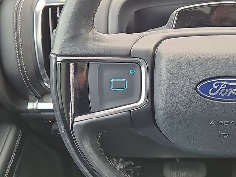 Used 2025 Ford Expedition Max Platinum AWD/4WD image 18