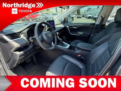 Used 2023 Toyota RAV4 XLE Premium FWD image 5