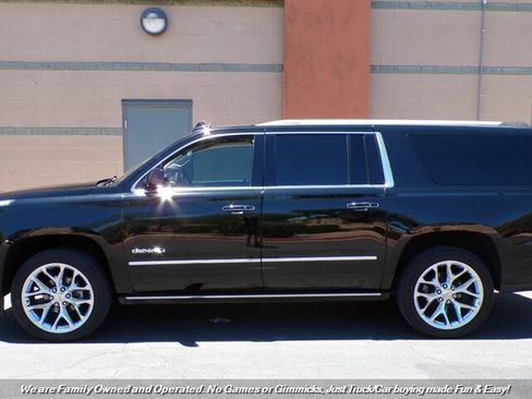 Used 2019 GMC Yukon XL Denali w/ Denali Ultimate Package AWD/4WD image 5