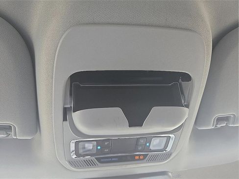 Used 2024 Ford F250 Lariat w/ Sport Appearance Package image 16