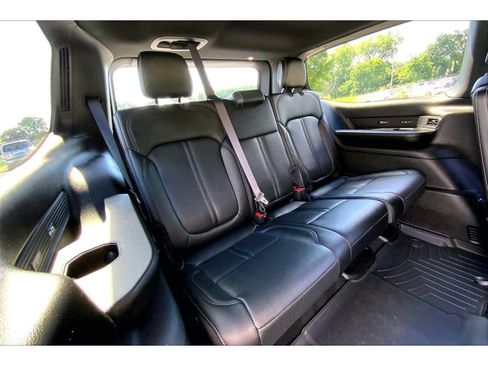 Used 2024 Jeep Wagoneer Series II w/ Convenience Group I AWD/4WD image 26