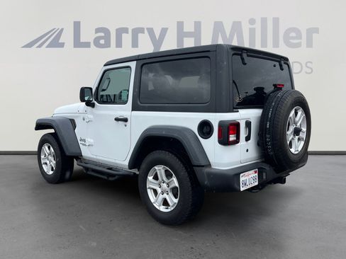 Used 2018 Jeep Wrangler Sport S image 3
