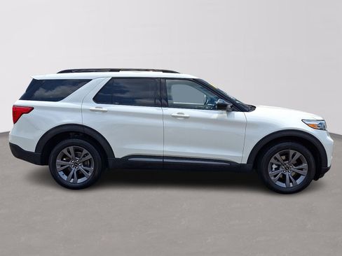 Certified 2023 Ford Explorer XLT w/ Equipment Group 202A AWD/4WD image 7