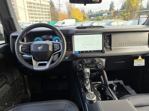 New 2025 Ford Bronco Big Bend w/ Black Diamond Package image 10