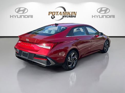 Used 2025 Hyundai Elantra SEL w/ Cargo Package image 5
