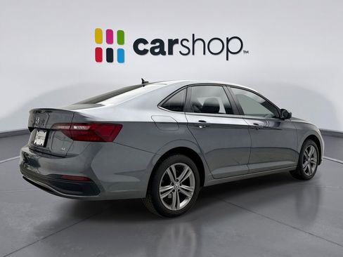 Used 2023 Volkswagen Jetta SE image 5