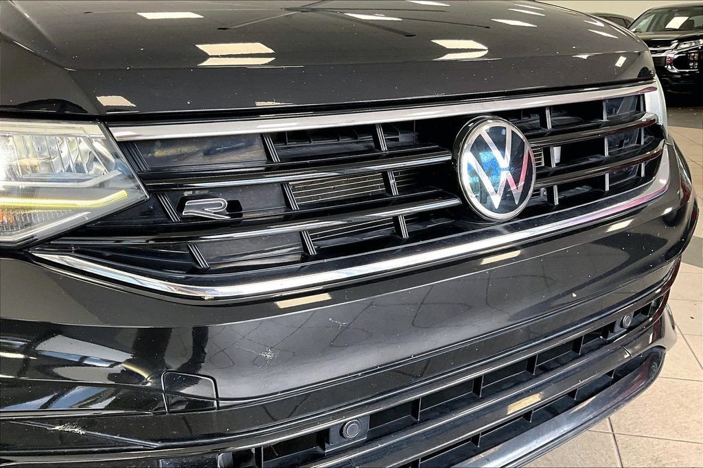 Used 2023 Volkswagen Tiguan SE R-Line FWD image 30