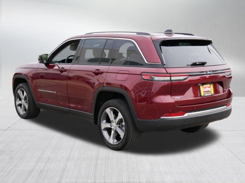 Used 2023 Jeep Grand Cherokee 4WD 4xe image 5