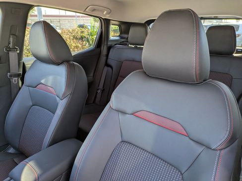 New 2026 Nissan Kicks SR image 9