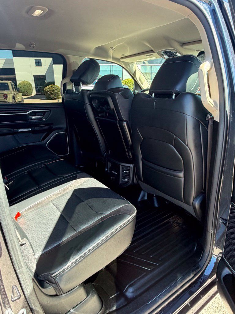 Used 2021 RAM 1500 Laramie AWD/4WD image 29