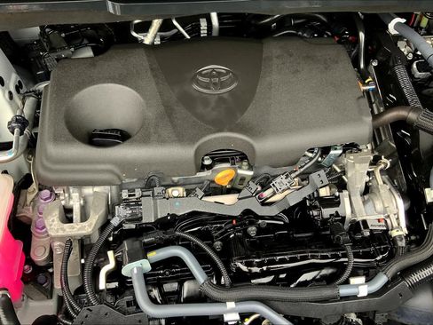 Used 2021 Toyota Sienna LE image 27