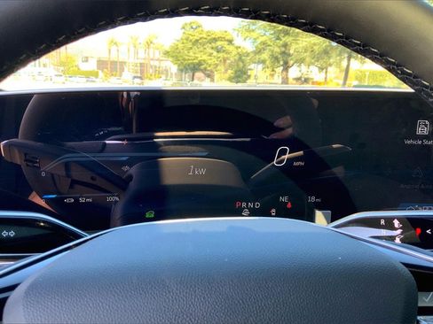 New 2025 Cadillac Lyriq Luxury image 25