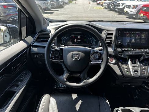 Used 2023 Honda Odyssey Elite image 14