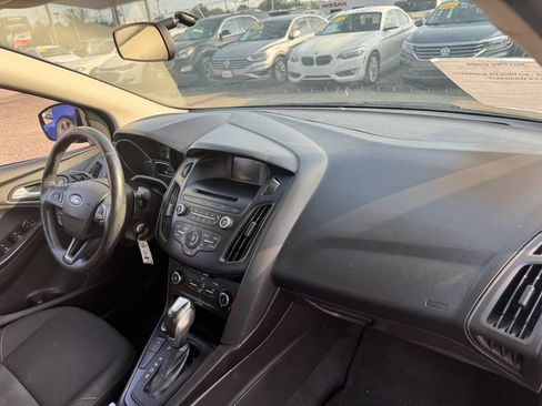 Used 2015 Ford Focus SE w/ SE Sport Package FWD image 15