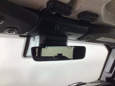 Used 2020 Jeep Wrangler Unlimited Sahara AWD/4WD image 14