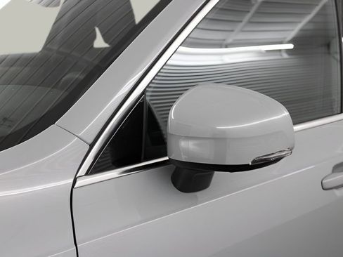 New 2025 Volvo XC90 T8 Plus w/ Protection Package Premier image 10