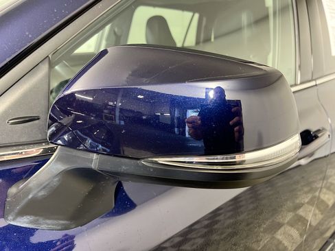 Used 2022 Toyota Highlander Limited image 13