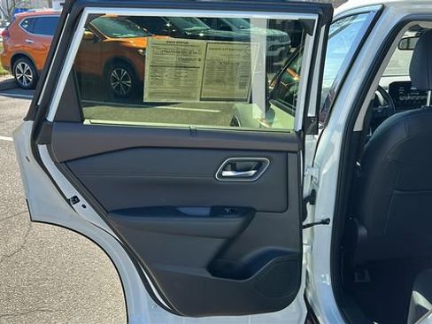 Certified 2023 Nissan Rogue Platinum AWD/4WD image 22