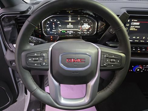 Used 2025 GMC Sierra 1500 Elevation image 13