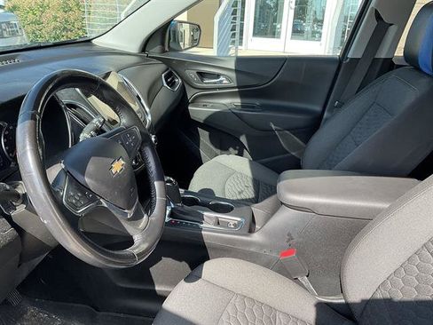 Used 2020 Chevrolet Equinox LT AWD/4WD image 2