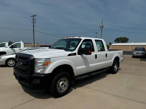 Used 2016 Ford F250 XL w/ Power Equipment Group AWD/4WD image 2