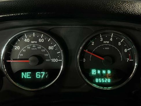 Used 2013 Jeep Wrangler Unlimited Rubicon w/ Connectivity Group AWD/4WD image 37
