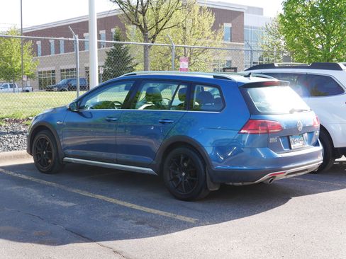 Used 2017 Volkswagen Golf Alltrack SE AWD/4WD image 3