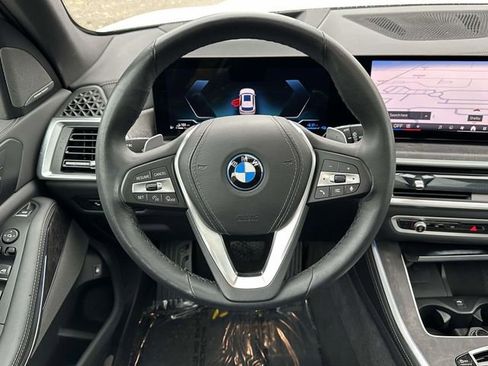 Certified 2025 BMW X5 xDrive50e w/ Premium Package image 22