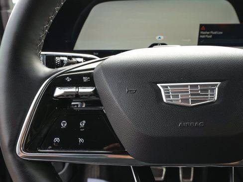 Used 2025 Cadillac Optiq Luxury 1 AWD/4WD image 21