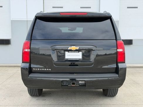 Used 2018 Chevrolet Suburban LT image 4