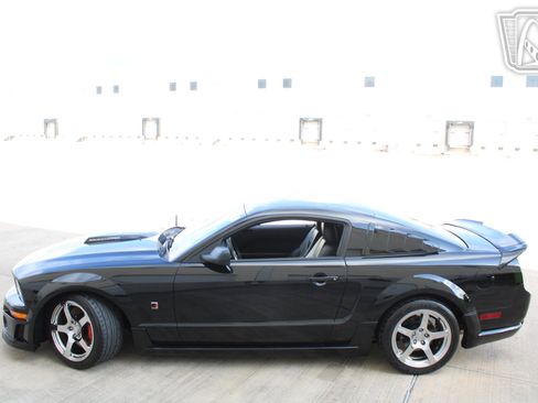 Used 2007 Ford Mustang GT RWD image 2