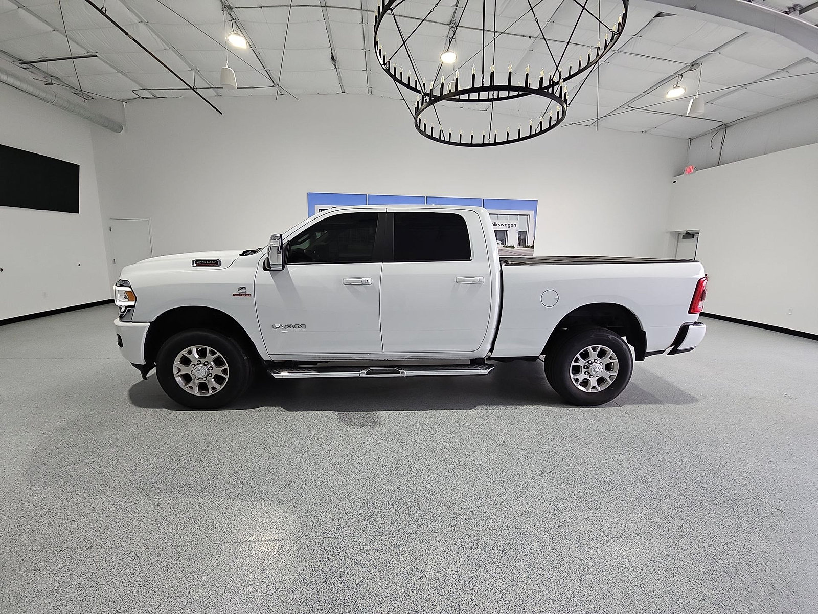 Used 2024 RAM 2500 Laramie AWD/4WD image 5