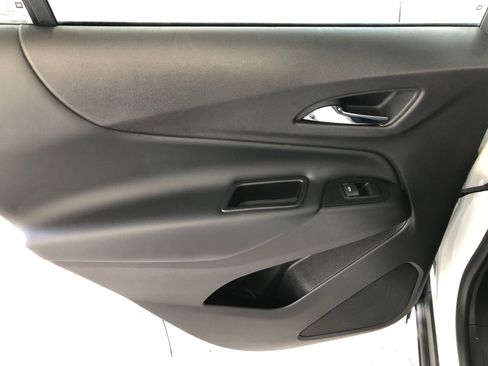 Used 2019 Chevrolet Equinox LT FWD image 16