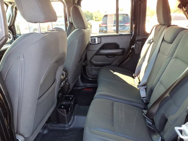 Used 2018 Jeep Wrangler Unlimited Sahara AWD/4WD image 24