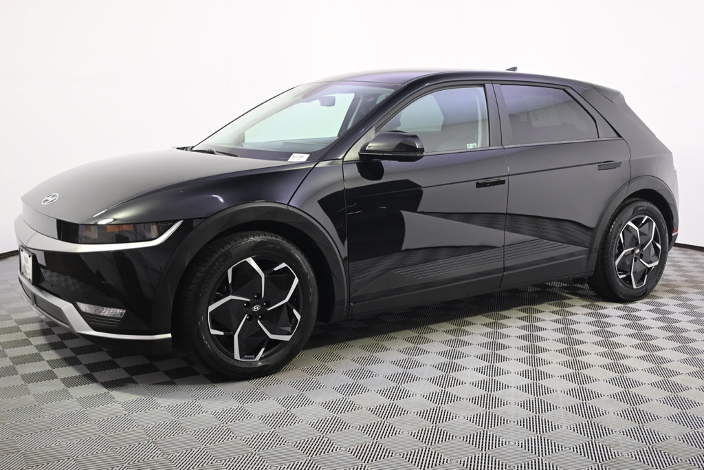 Used 2024 Hyundai Ioniq 5 SEL AWD/4WD image 2