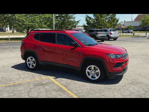 Used 2024 Jeep Compass Latitude AWD/4WD image 30