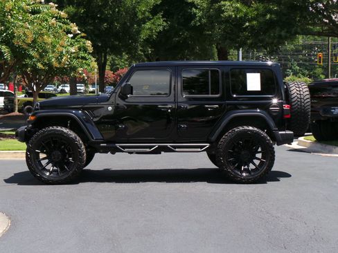 Used 2024 Jeep Wrangler Unlimited Sahara w/ Technology Group AWD/4WD image 5
